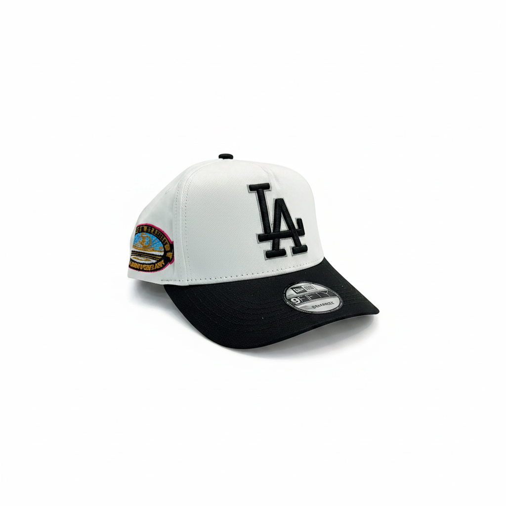 White Black Cap – White Studio Background 1:1